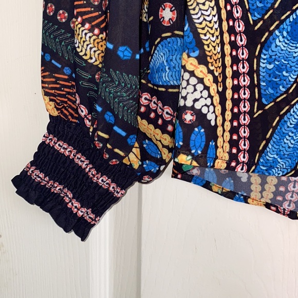 VICI: blouse with cinched wrist and bubble sleeves - Picture 2 of 3